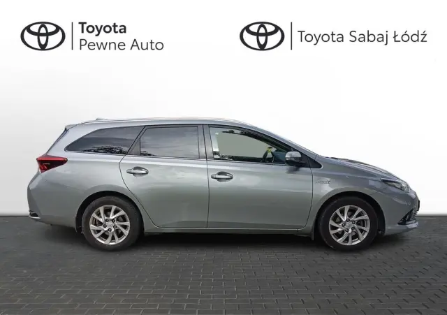 TOYOTA Auris Hybrid 135 Premium
