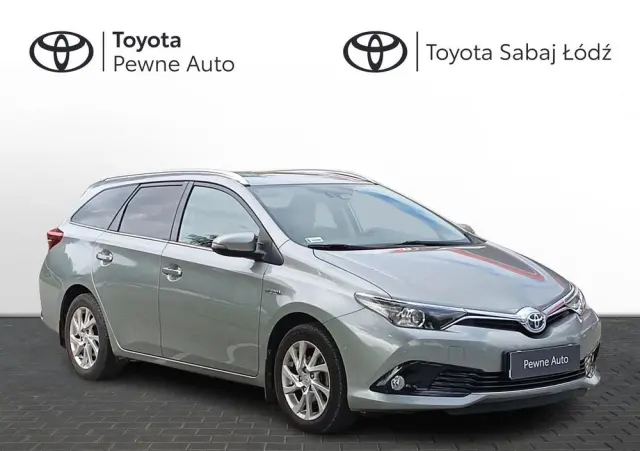 TOYOTA Auris Hybrid 135 Premium