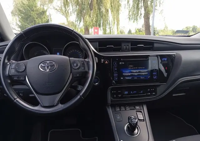 TOYOTA Auris Hybrid 135 Premium