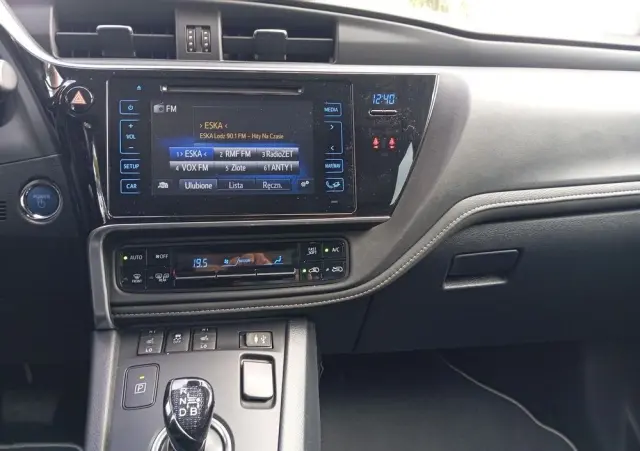 TOYOTA Auris Hybrid 135 Premium