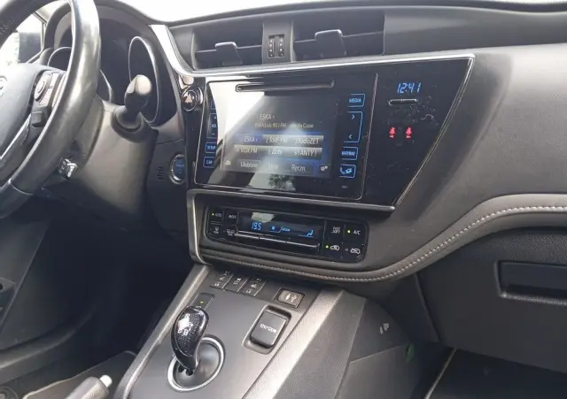 TOYOTA Auris Hybrid 135 Premium