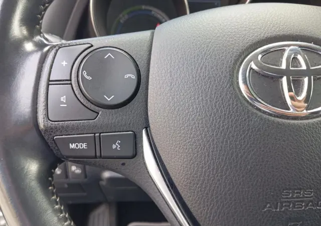 TOYOTA Auris Hybrid 135 Premium