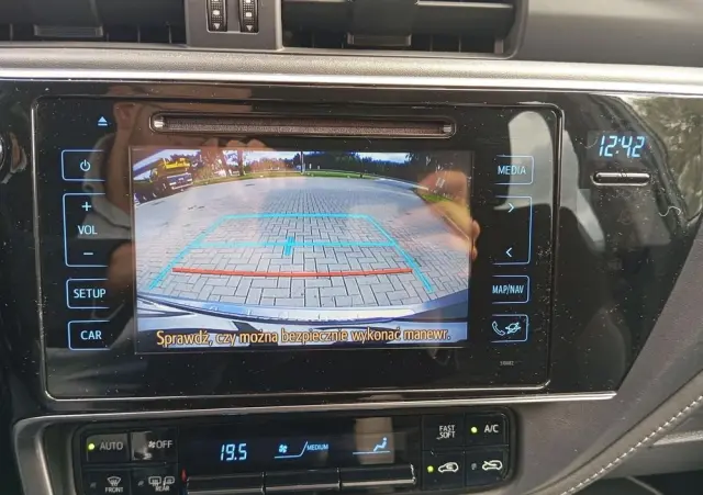 TOYOTA Auris Hybrid 135 Premium