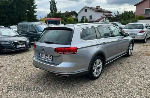 VOLKSWAGEN Passat Alltrack 