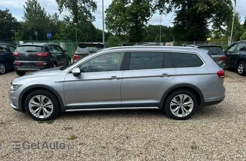VOLKSWAGEN Passat Alltrack 