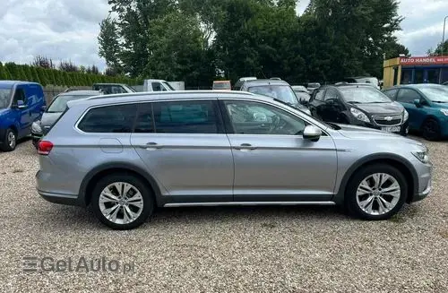 VOLKSWAGEN Passat Alltrack 