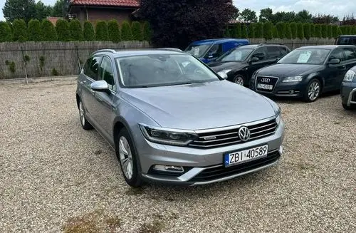 VOLKSWAGEN Passat Alltrack 
