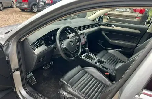 VOLKSWAGEN Passat Alltrack 