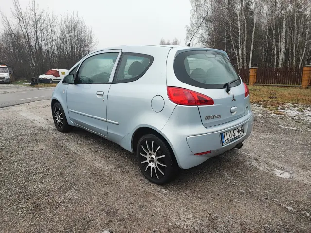 MITSUBISHI Colt 