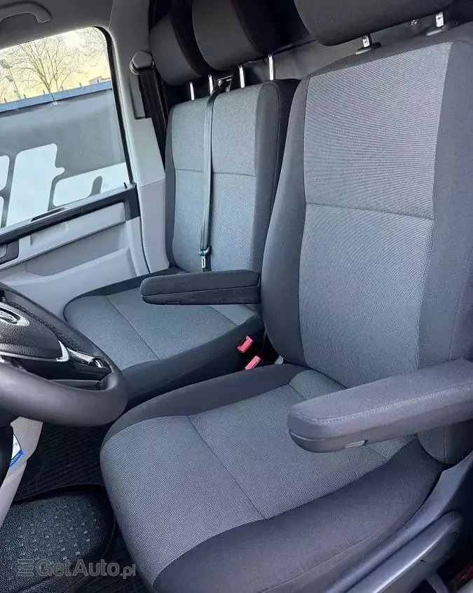 VOLKSWAGEN 2.0TDI 140ps 4MOTION Transporter T6 Długi Webasto SERWISOWANY Bezwypadek 2x przesuwne drzwi 