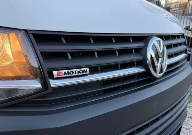 VOLKSWAGEN 2.0TDI 140ps 4MOTION Transporter T6 Długi Webasto SERWISOWANY Bezwypadek 2x przesuwne drzwi 