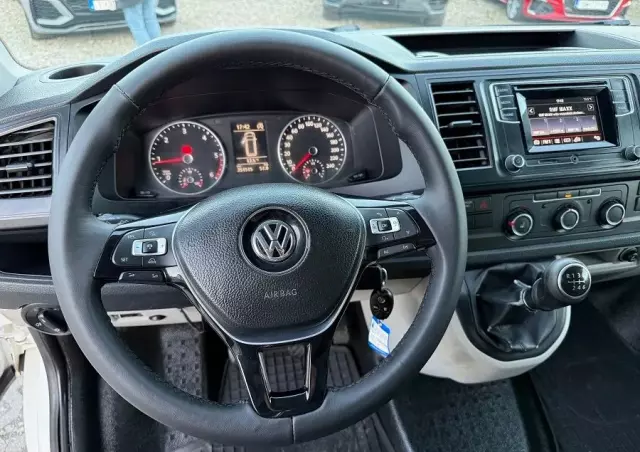 VOLKSWAGEN 2.0TDI 140ps 4MOTION Transporter T6 Długi Webasto SERWISOWANY Bezwypadek 2x przesuwne drzwi 