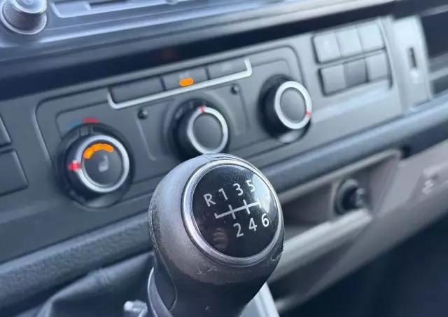 VOLKSWAGEN 2.0TDI 140ps 4MOTION Transporter T6 Długi Webasto SERWISOWANY Bezwypadek 2x przesuwne drzwi 