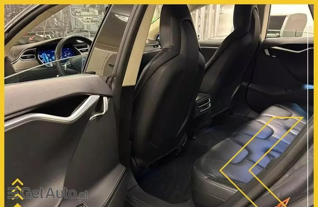 TESLA Model S 