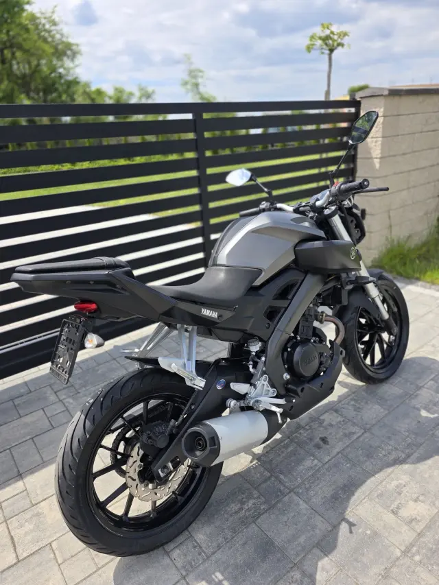 YAMAHA MT  