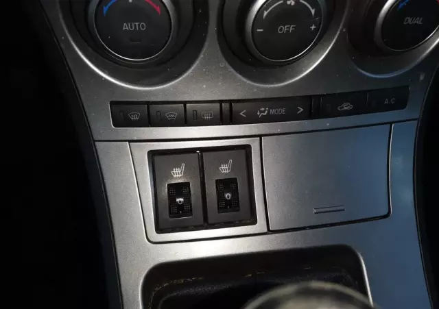 MAZDA 3 1.6 CD Exclusive +