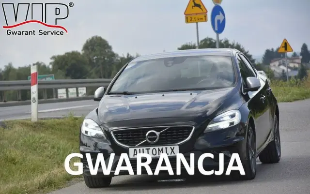 VOLVO V40 D2 Drive-E R-Design Momentum