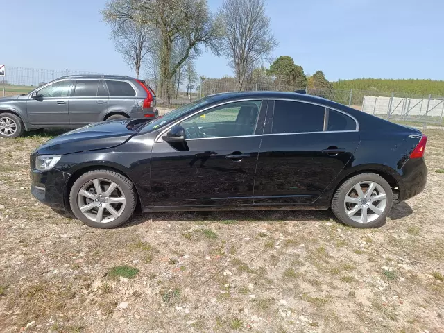 VOLVO S60 Momentum