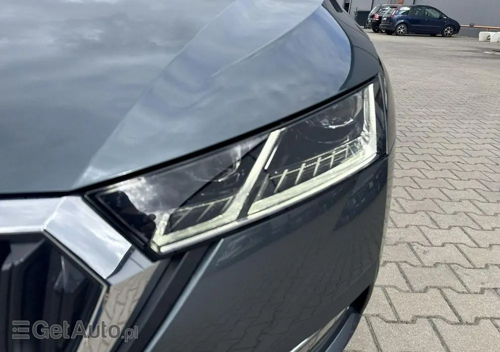 SKODA Octavia 
