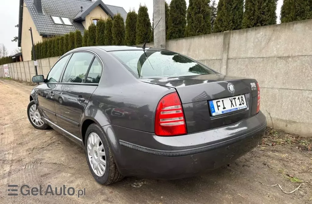 SKODA Superb 