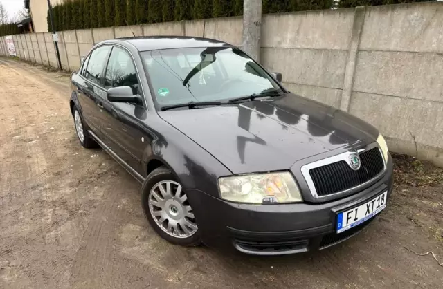 SKODA Superb 