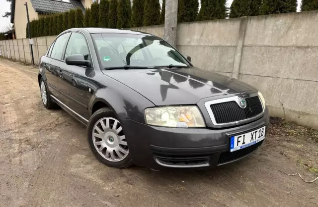 SKODA Superb 