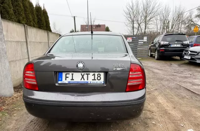 SKODA Superb 