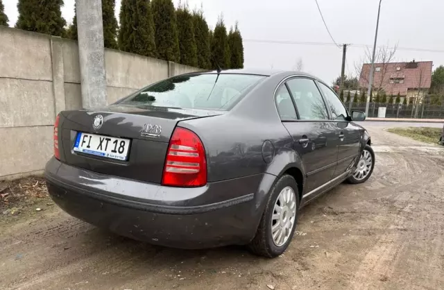 SKODA Superb 