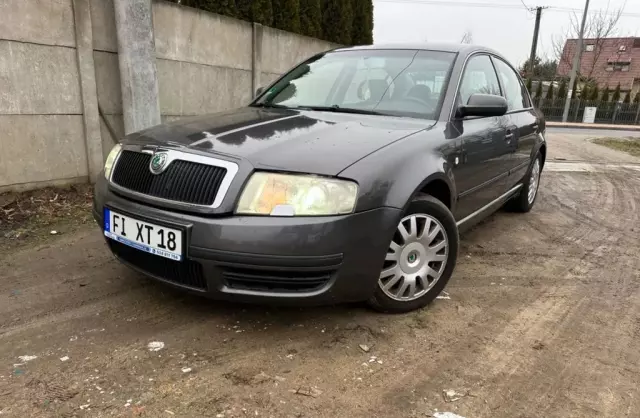 SKODA Superb 