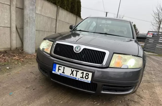 SKODA Superb 