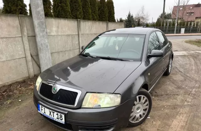SKODA Superb 