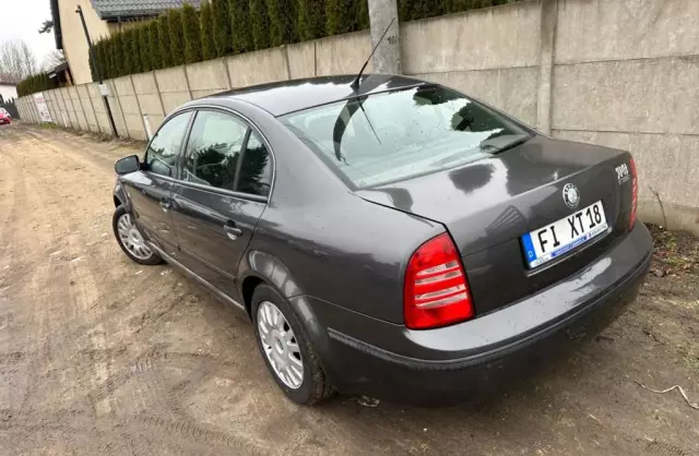 SKODA Superb 