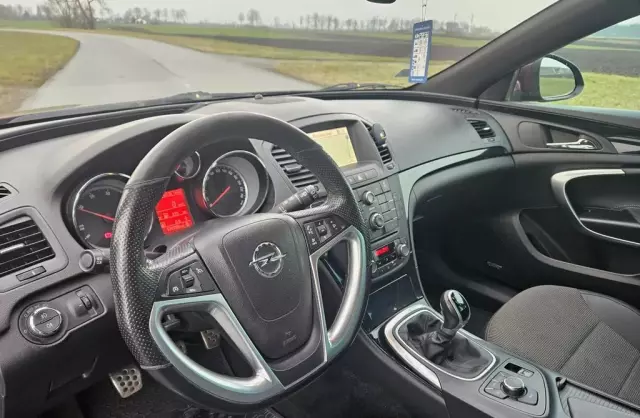OPEL Insignia 