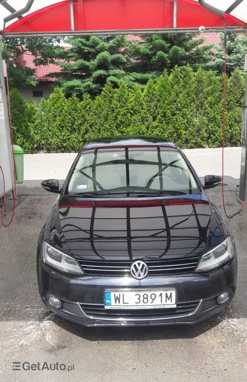 VOLKSWAGEN Jetta 