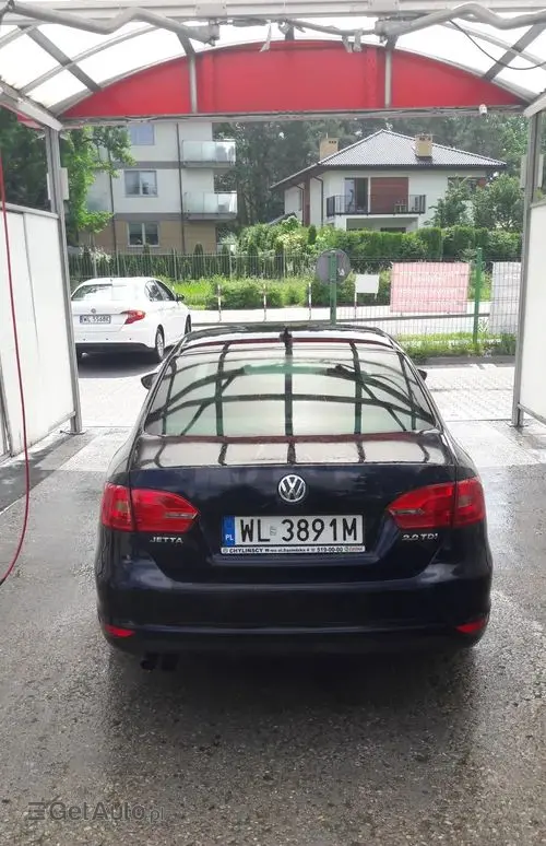VOLKSWAGEN Jetta 