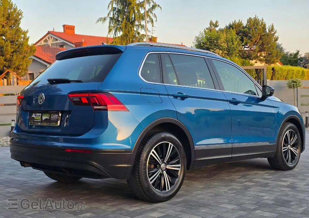 VOLKSWAGEN Tiguan 