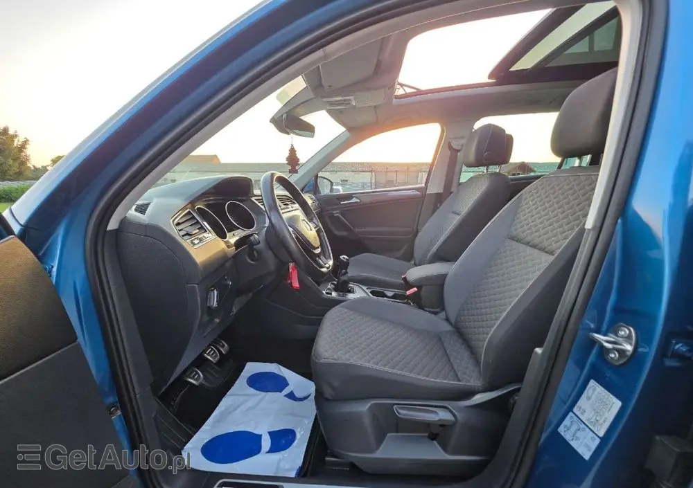 VOLKSWAGEN Tiguan 