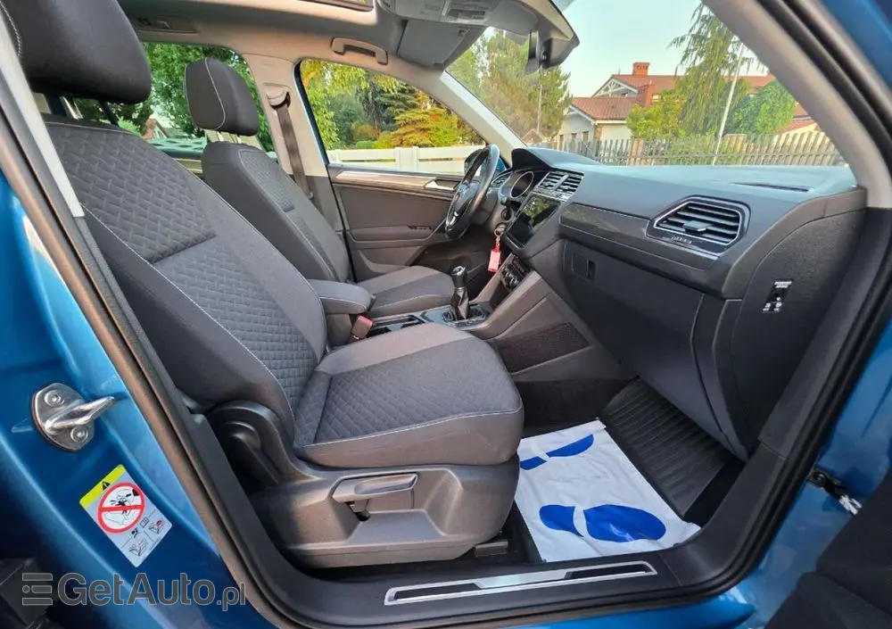 VOLKSWAGEN Tiguan 