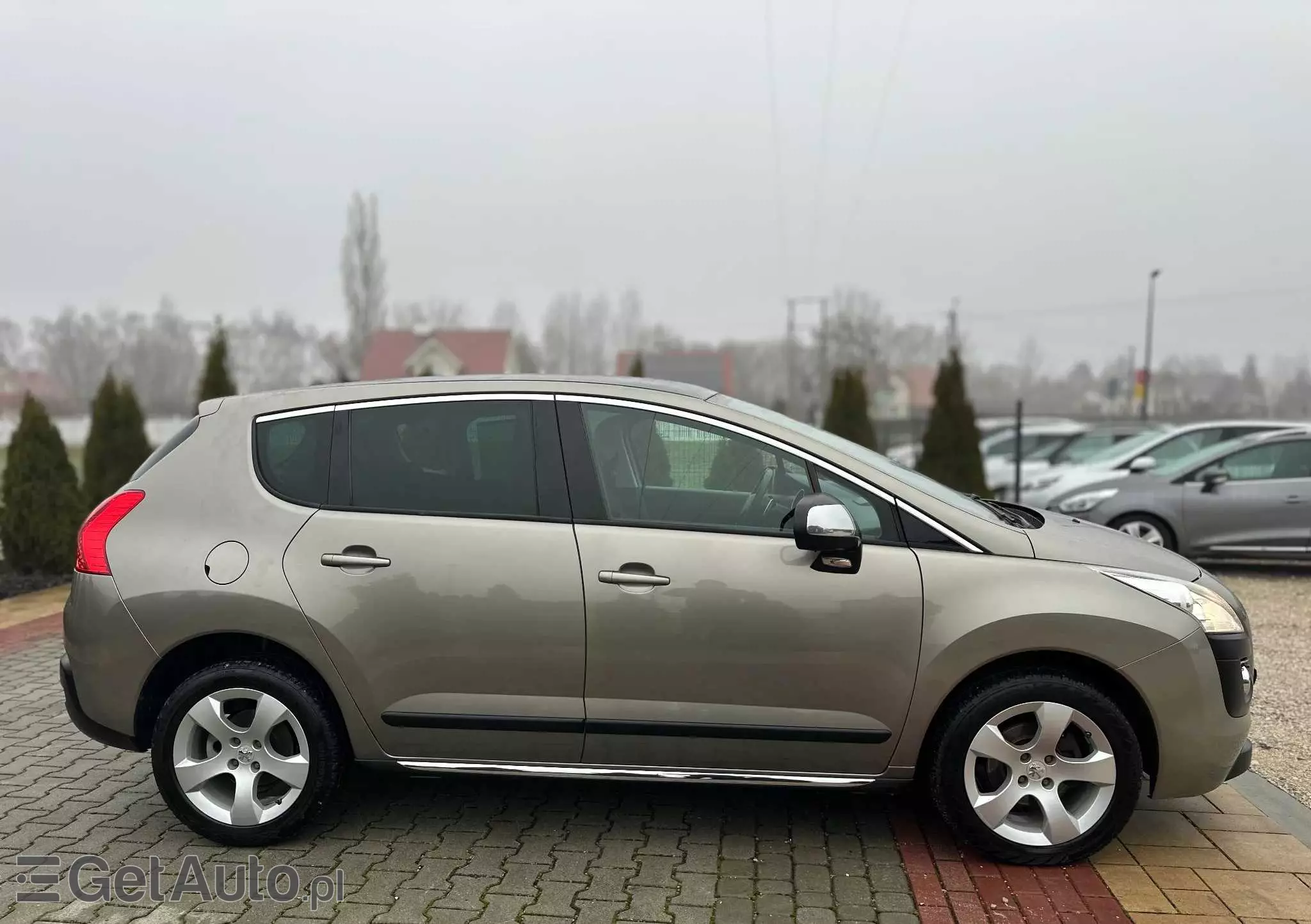PEUGEOT 3008 1.6 HDi Premium