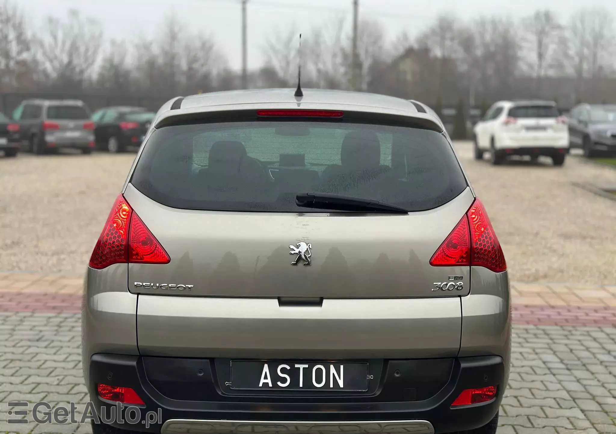 PEUGEOT 3008 1.6 HDi Premium