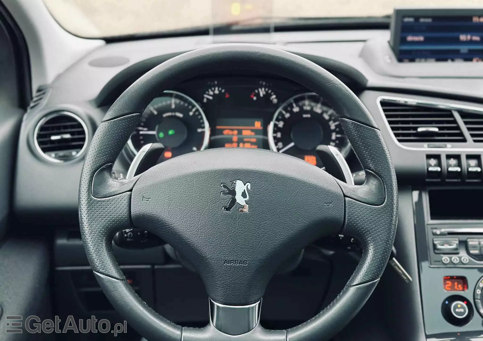 PEUGEOT 3008 1.6 HDi Premium