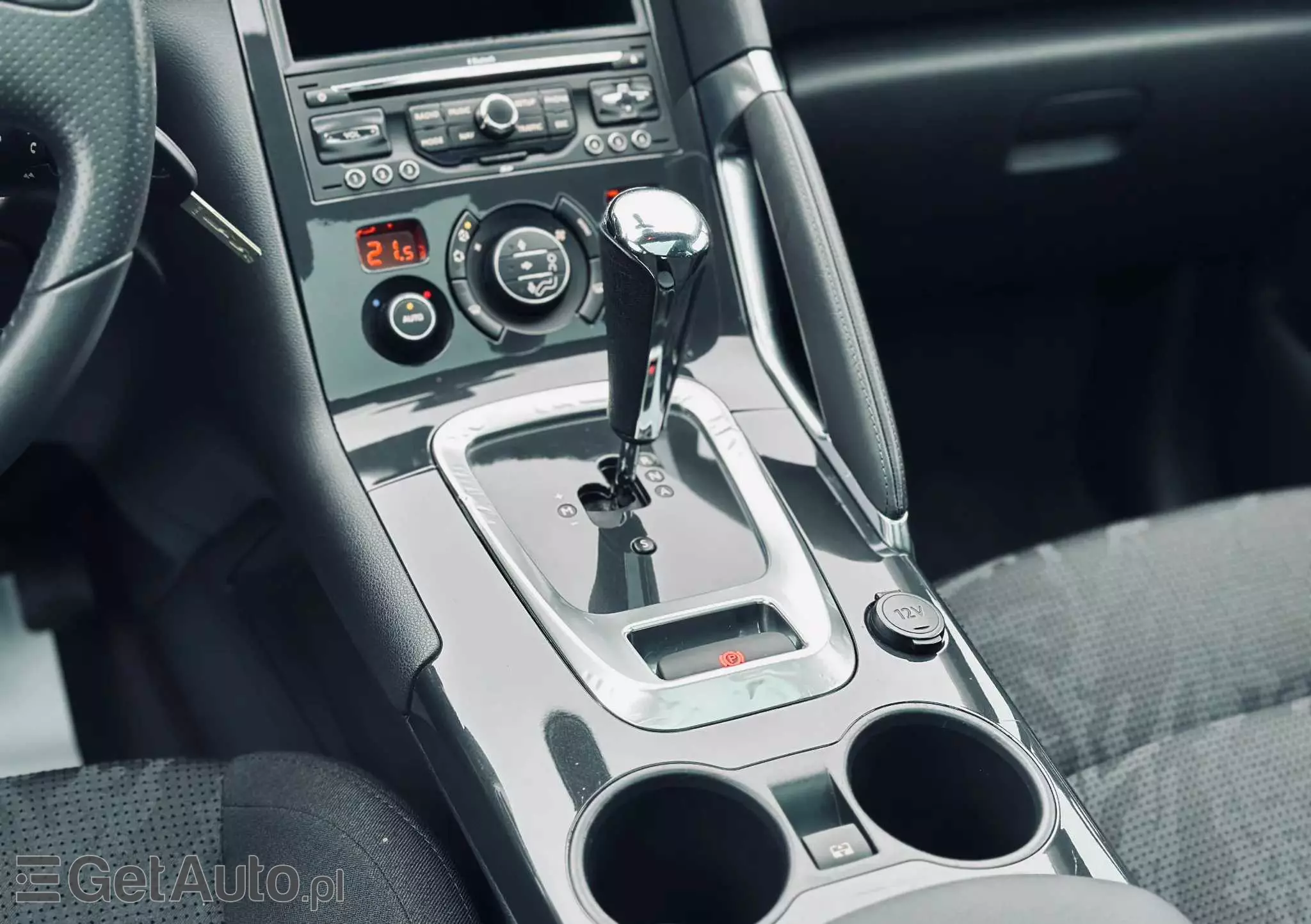 PEUGEOT 3008 1.6 HDi Premium