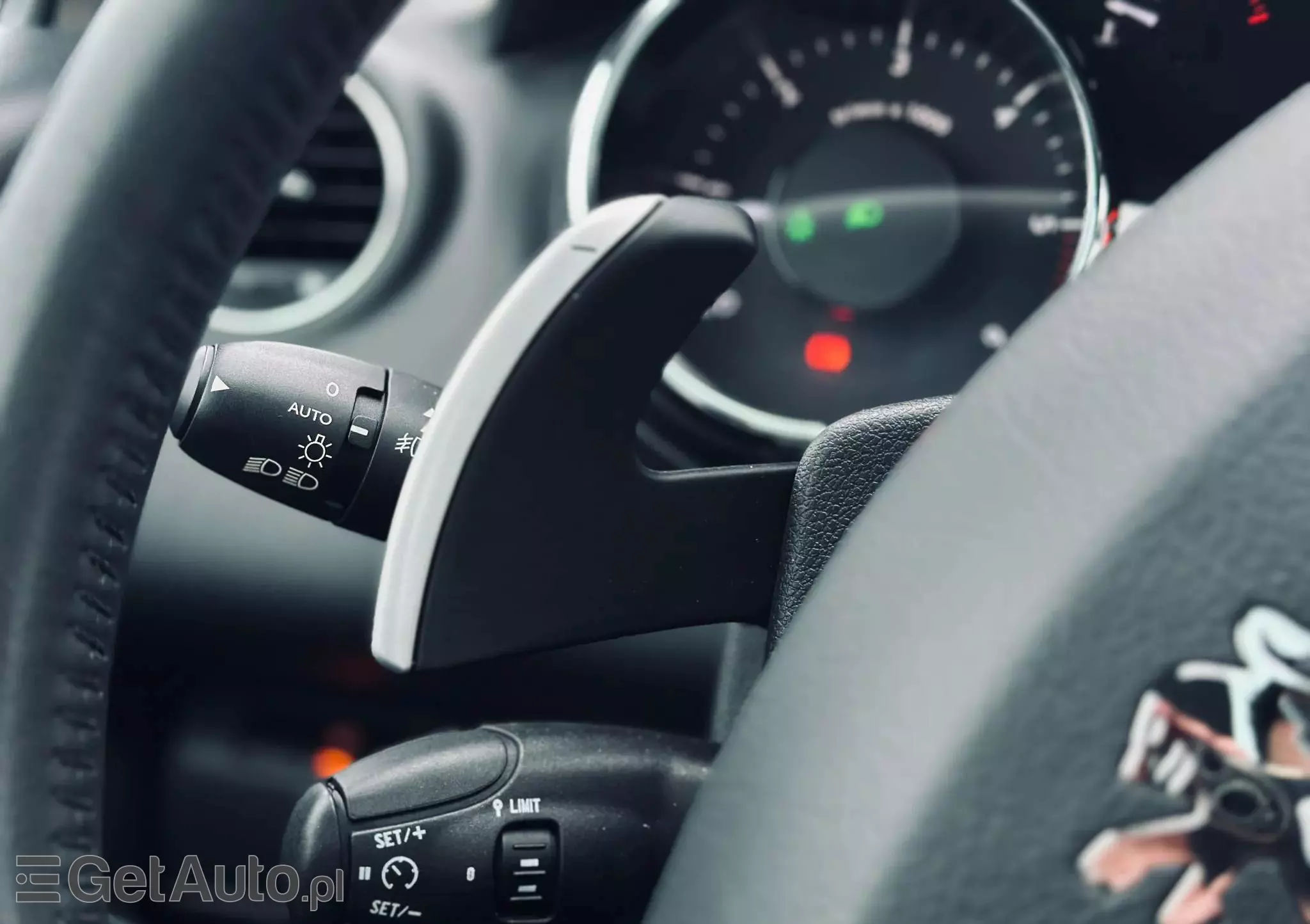 PEUGEOT 3008 1.6 HDi Premium