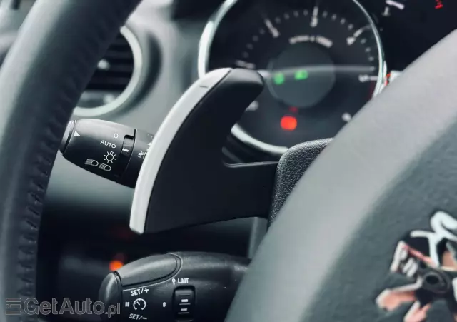 PEUGEOT 3008 1.6 HDi Premium