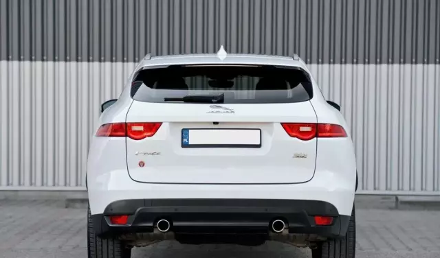 JAGUAR F-Pace 