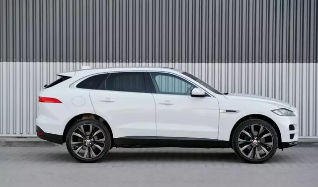 JAGUAR F-Pace 