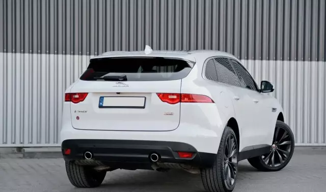 JAGUAR F-Pace 