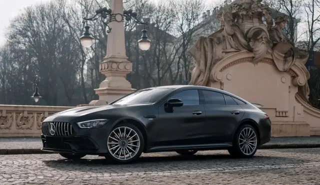 MERCEDES-BENZ AMG GT 43 4-Matic+