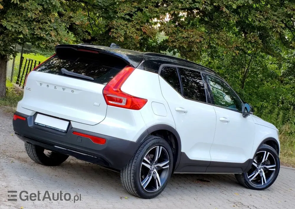 VOLVO XC 40 T5 Plug-In Hybrid R-Design