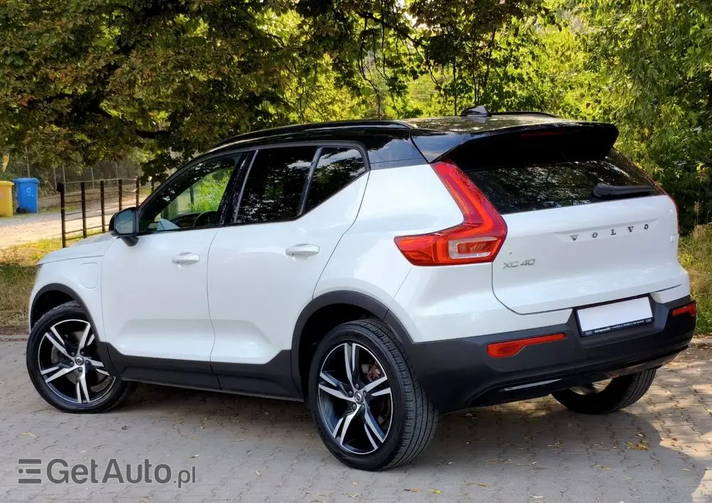 VOLVO XC 40 T5 Plug-In Hybrid R-Design